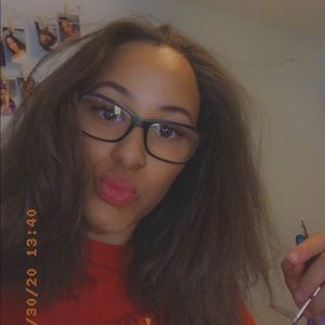 Meet your Posher, Iesha